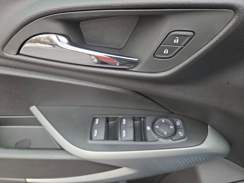 Used 2026 Chevrolet Trax LS image 31