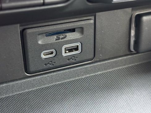 Used 2021 GMC Yukon SLT w/ SLT Premium Package image 29