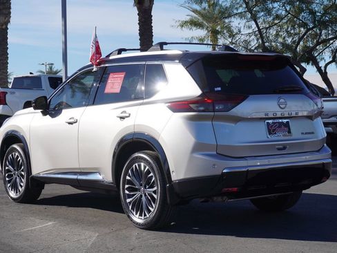 Certified 2025 Nissan Rogue Platinum image 3