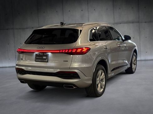Certified 2025 Audi Q5 Premium w/ Convenience Package AWD/4WD image 5