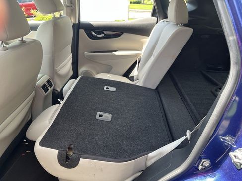 Used 2019 Nissan Rogue Sport SL w/ Premium Package FWD image 27