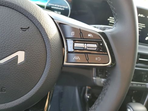 Certified 2025 Kia Seltos EX w/ EX Sunroof Package image 29