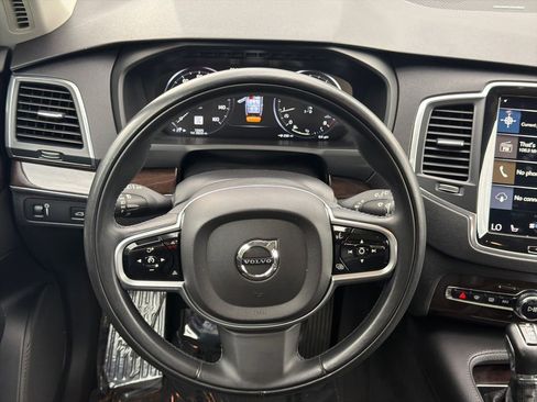Used 2019 Volvo XC90 T6 Momentum AWD/4WD image 24