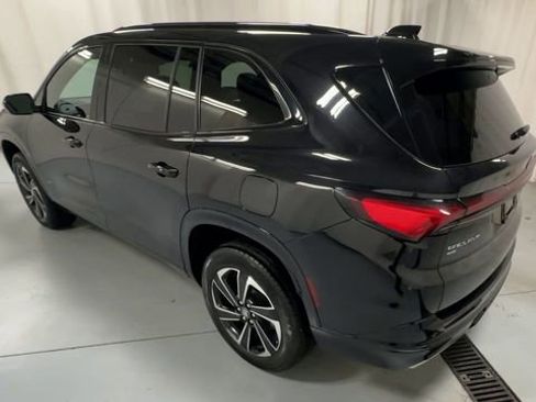 Used 2025 Buick Enclave Sport Touring image 6