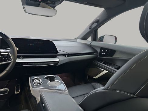 Certified 2025 Cadillac Optiq Sport 2 image 24