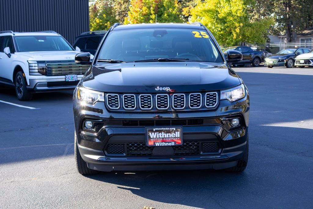 Used 2025 Jeep Compass Limited AWD/4WD image 4