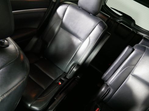 Used 2019 Toyota Highlander Limited Platinum image 12