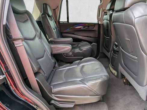 Used 2020 Cadillac Escalade Premium Luxury w/ Escalade Sport Edition image 21