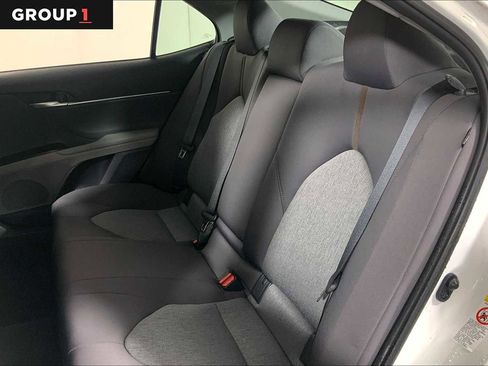 Used 2018 Toyota Camry LE image 19