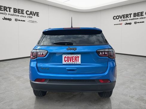 New 2026 Jeep Compass Latitude image 8