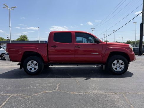 Used 2015 Toyota Tacoma PreRunner w/ SR5 Package RWD image 4