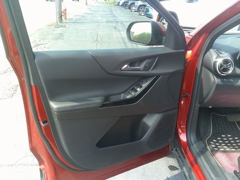 Used 2026 Chevrolet Equinox LT AWD/4WD image 17