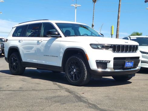 Used 2022 Jeep Grand Cherokee L Limited AWD/4WD image 32