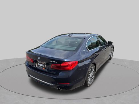 Used 2018 BMW 530e xDrive AWD/4WD image 9