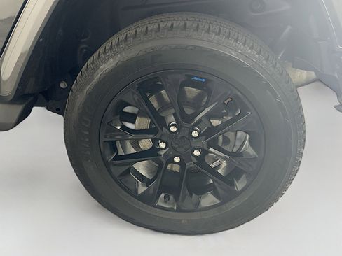 Used 2023 Jeep Wrangler Sahara w/ Cold Weather Group image 11