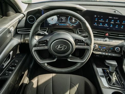 Used 2023 Hyundai Elantra SEL w/ Convenience Package FWD image 23