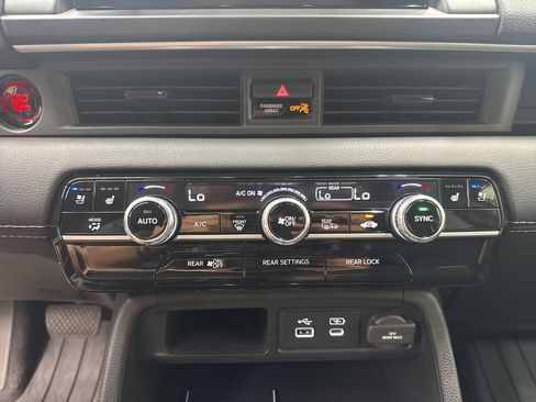 Used 2025 Honda Pilot Elite image 29
