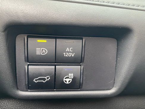 Used 2020 Toyota Highlander Limited image 28