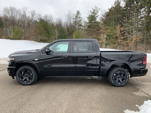 New 2026 RAM 1500 4x4 Crew Cab image 2