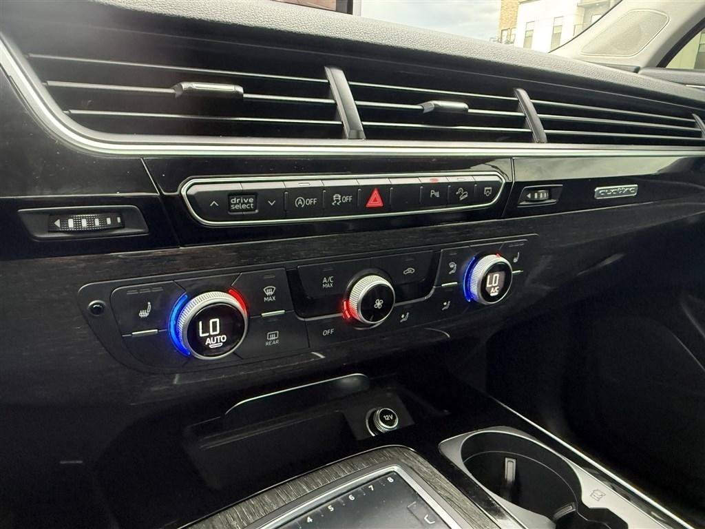Used 2019 Audi Q7 3.0T Premium Plus w/ Premium Plus Package AWD/4WD image 37