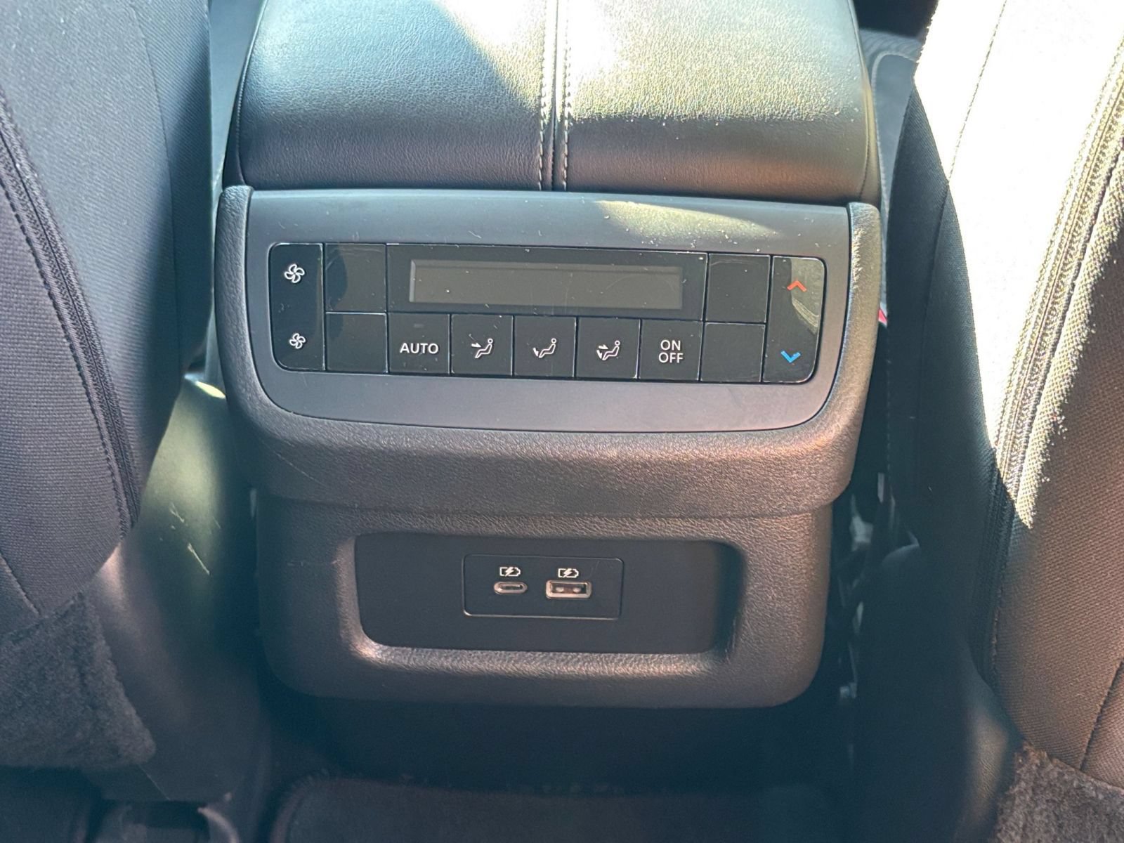 Used 2025 Nissan Pathfinder SV AWD/4WD image 24