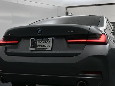 Used 2023 BMW 330i xDrive Sedan w/ Premium Package image 10