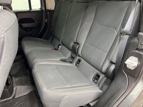 Used 2024 Jeep Gladiator Sport AWD/4WD image 6