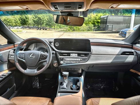 Used 2024 Lexus ES 350 Ultra Luxury w/ Accessory Package (Z2) FWD image 20