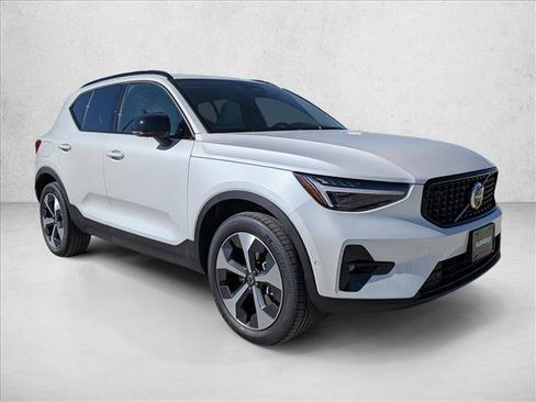 New 2026 Volvo XC40 B5 Plus w/ Protection Package Premier image 8