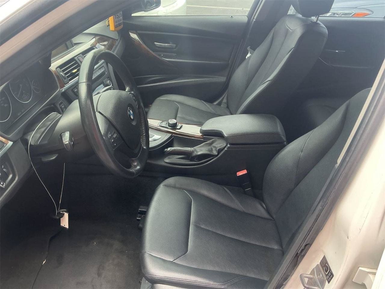 Used 2014 BMW 320i Sedan RWD image 11