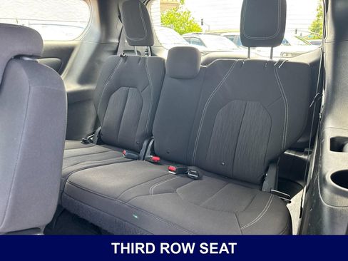 Used 2021 Chrysler Pacifica Touring w/ S Appearance Package FWD image 19