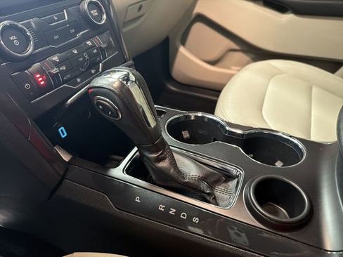 Used 2018 Ford Explorer XLT w/ Equipment Group 202A image 32