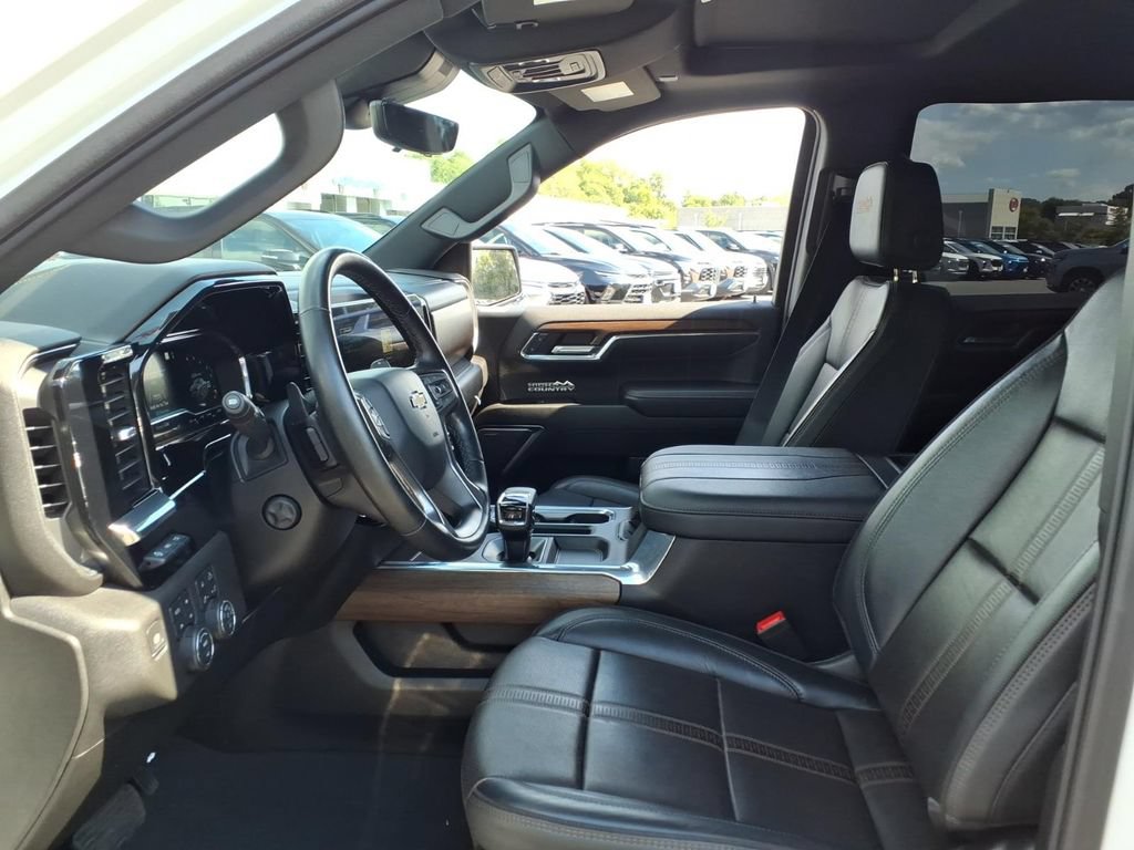 Certified 2023 Chevrolet Silverado 1500 High Country w/ High Country Premium Package AWD/4WD image 11