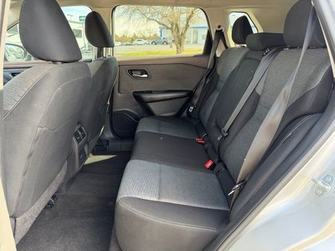 Used 2023 Nissan Rogue SV FWD image 15