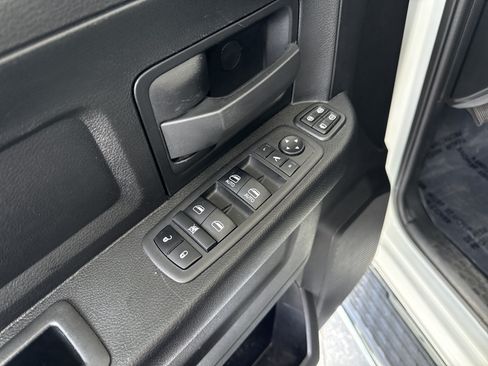 Used 2024 RAM 2500 Tradesman w/ Chrome Appearance Group AWD/4WD image 14