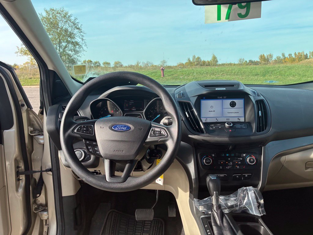 Used 2017 Ford Escape SE w/ Equipment Group 201A FWD image 11