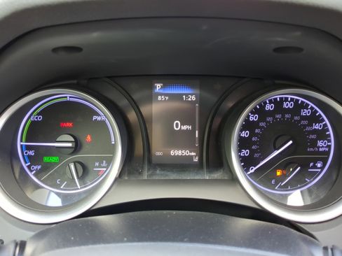 Used 2022 Toyota Camry LE image 9