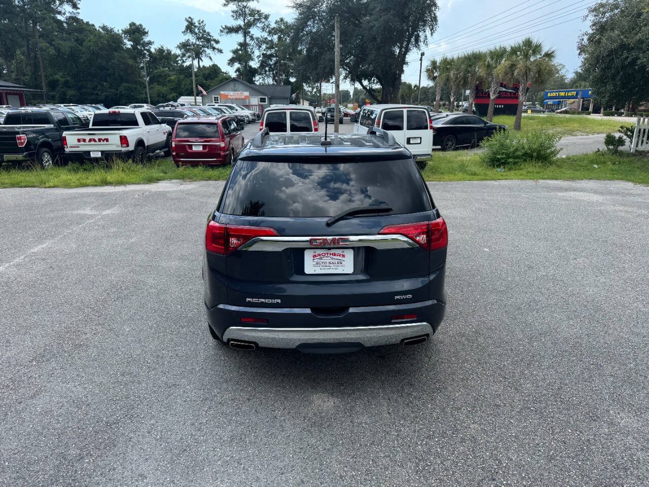 Used 2018 GMC Acadia Denali w/ Technology Package AWD/4WD image 5