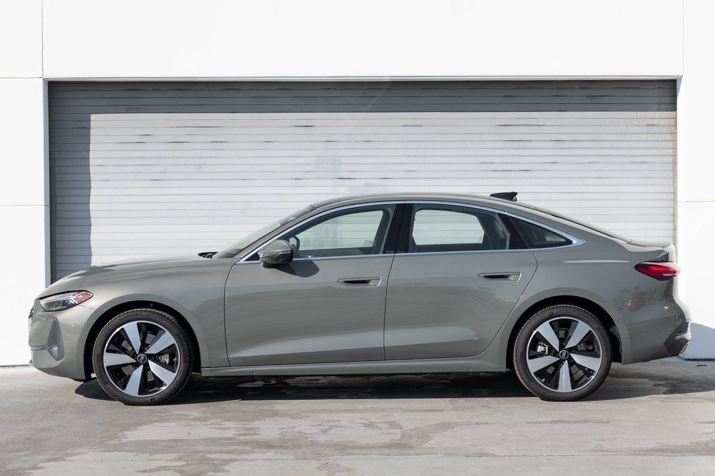 Used 2025 Audi A5 2.0T Premium Plus w/ Premium Plus AWD/4WD image 3