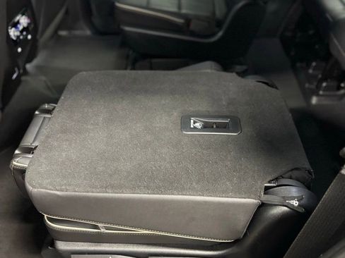 Used 2023 GMC Yukon SLT image 37