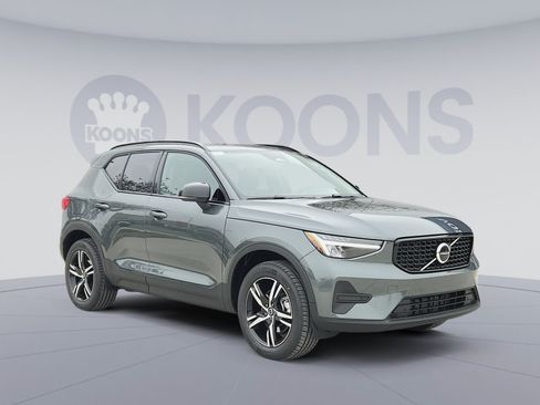 New 2026 Volvo XC40 B5 Core AWD/4WD image 10