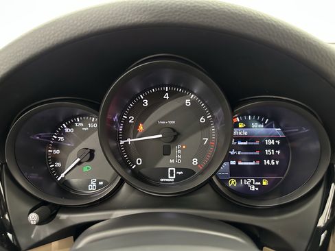 Certified 2025 Porsche Macan image 49