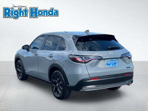 Certified 2025 Honda HR-V Sport image 5