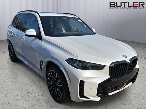 Used 2025 BMW X5 xDrive40i w/ M Sport Package image 4