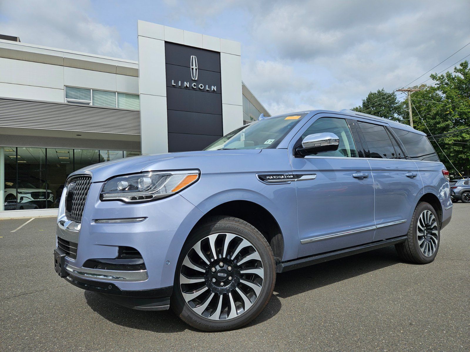 Used 2023 Lincoln Navigator Black Label AWD/4WD image 1
