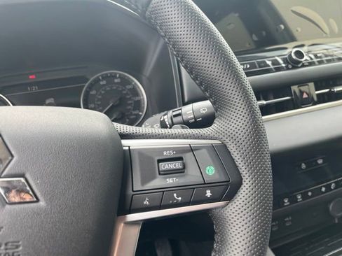 New 2026 Mitsubishi Outlander AWD image 23