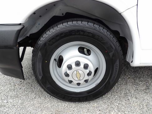 Used 2019 Chevrolet Express 3500 Extended RWD image 37