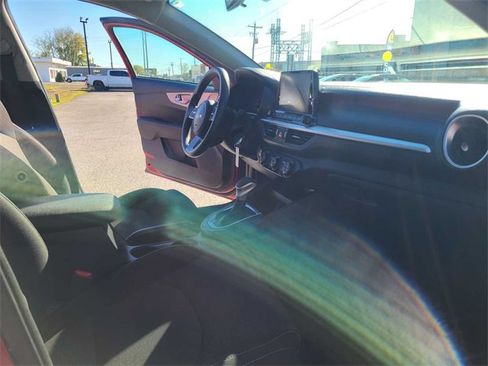 Used 2023 Kia Forte LXS image 17