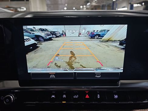 Used 2024 GMC Sierra 1500 Elevation image 28