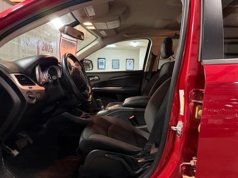 Used 2018 Dodge Journey SE w/ Popular Equipment Group FWD image 9
